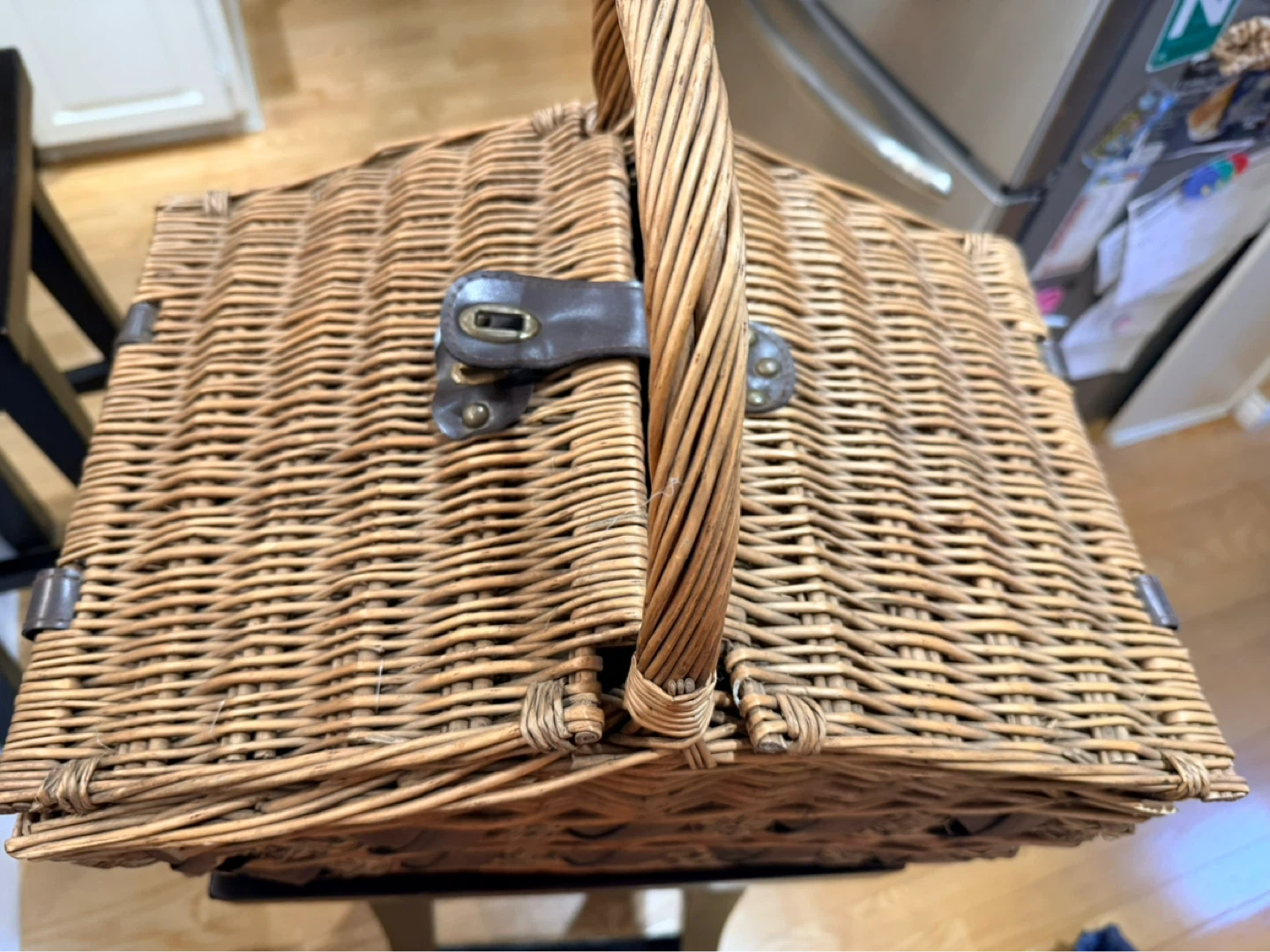 Wicker Picnic Basket with 4 Person Setting - photo 4