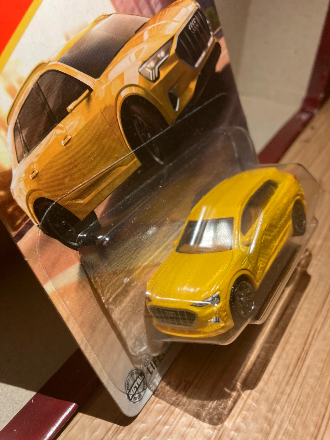 Matchbox / Audi E-Tron / Yellow - photo 2