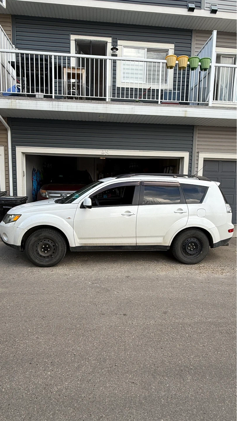 2008 Mitsubishi Outlander ES - photo 3