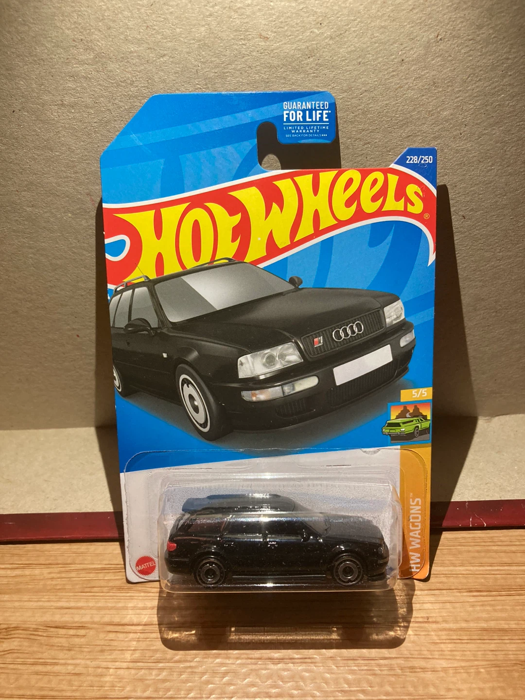 Hot Wheels / 94 Audi Avant RS2 / Black