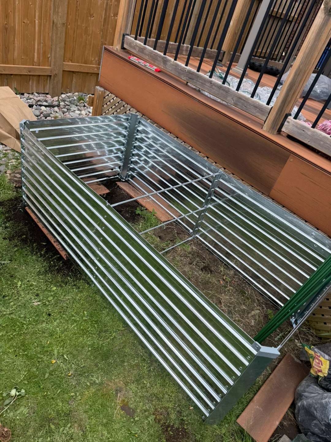 Garden bed assembled