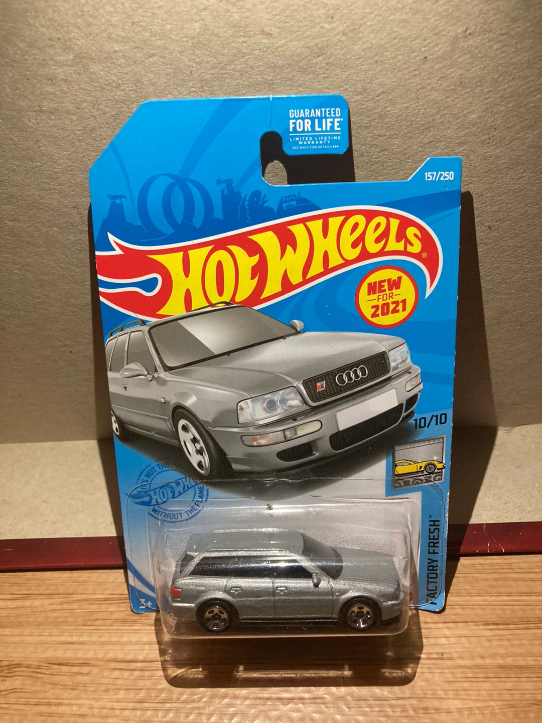 Hot Wheels / 94 Audi Avant RS2 / Silver