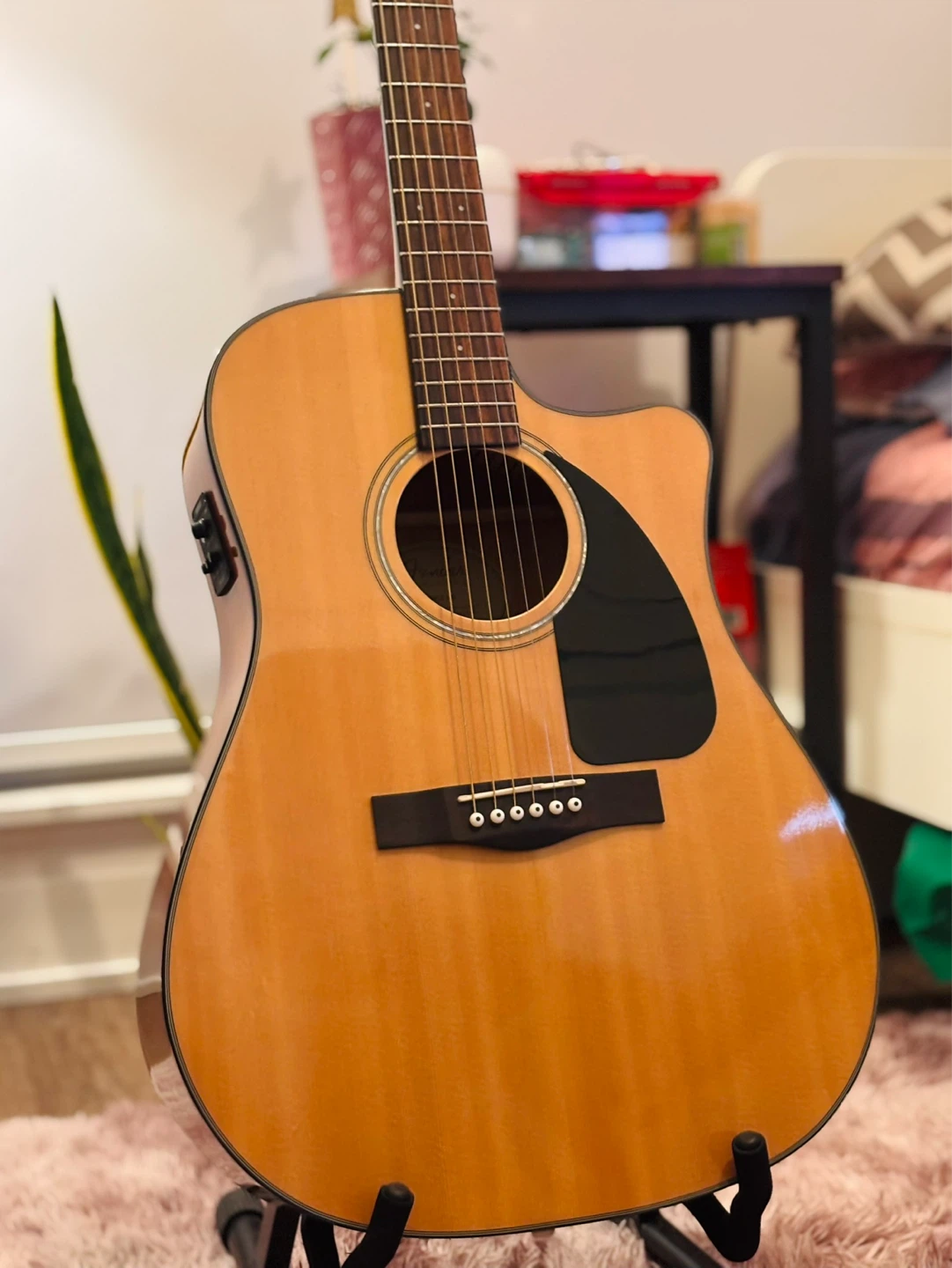 Fender CD-60 CE acoustic guitar like new