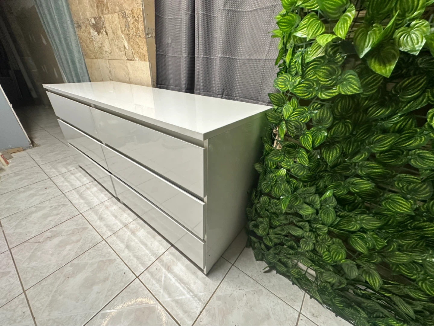 IKEA High‑Gloss White Dresser – 6 Drawers / Excellent Condition - photo 3