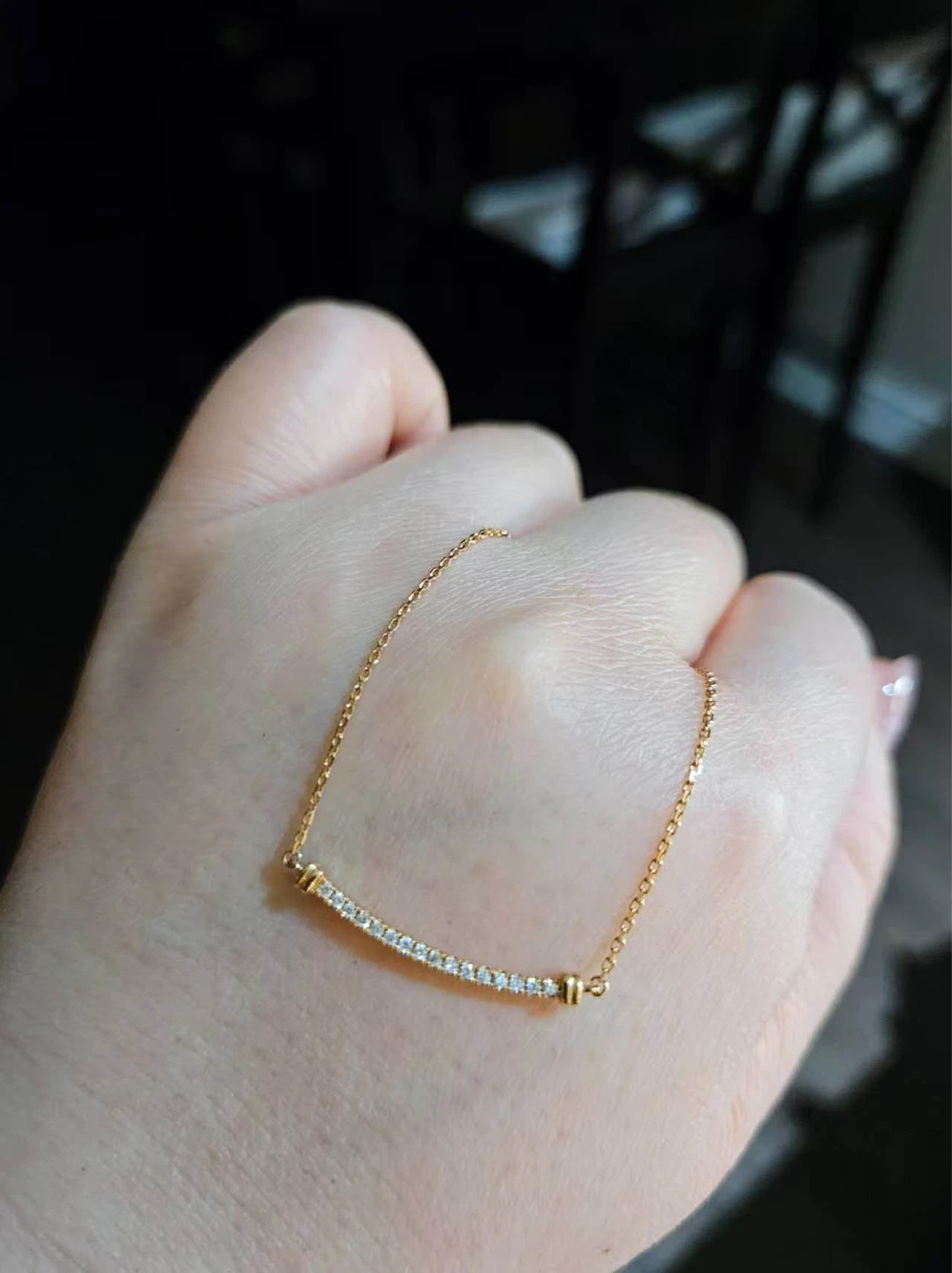 Diamond bar necklace is from the jewelry brand Chow Tai Fook - photo 4