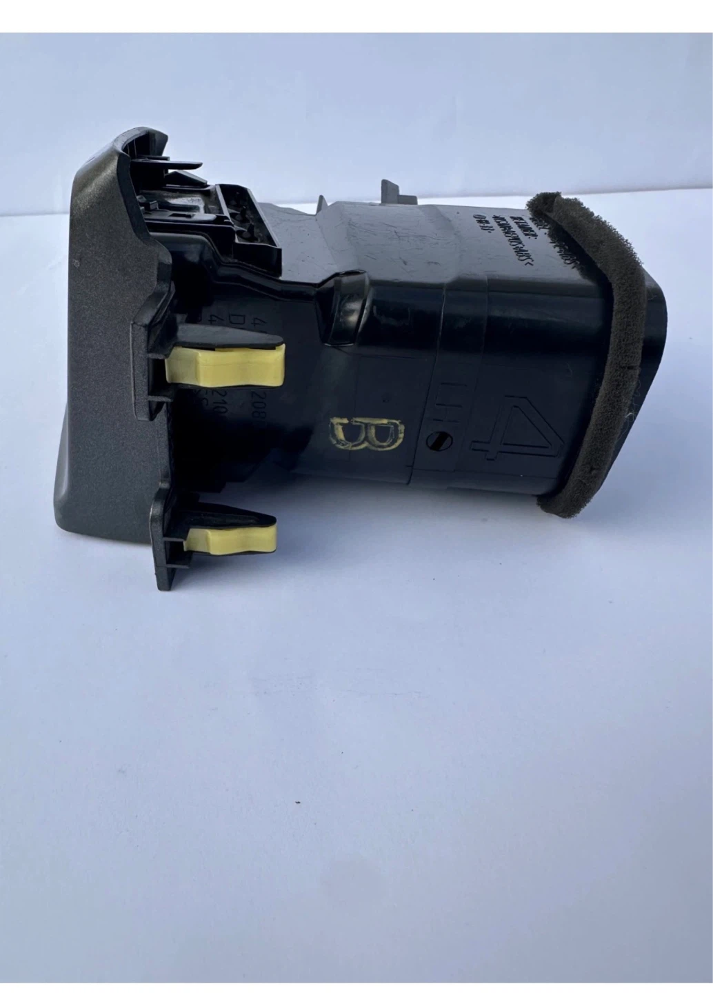Toyota RAV4 Central Left Dashboard  Air Vent Outlet 2013-2018 - photo 5