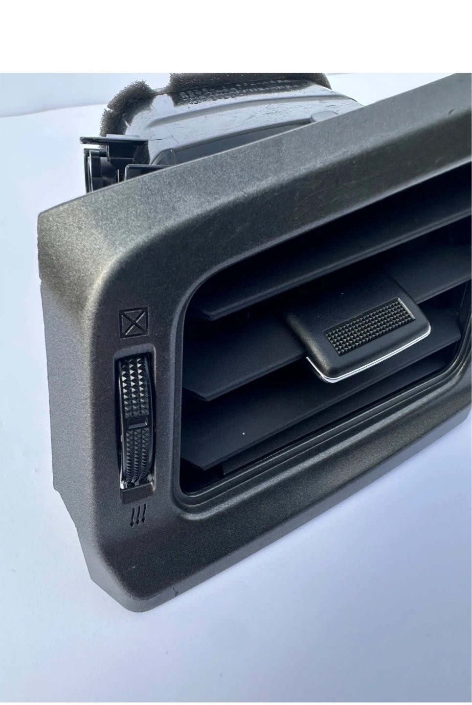 Toyota RAV4 Central Left Dashboard  Air Vent Outlet 2013-2018 - photo 3