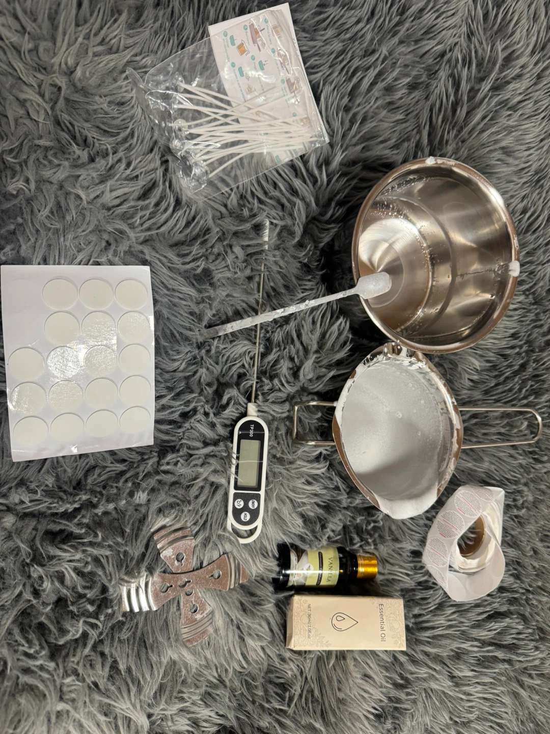Candle Making Kit with Vanilla Essential Oil - photo 2
