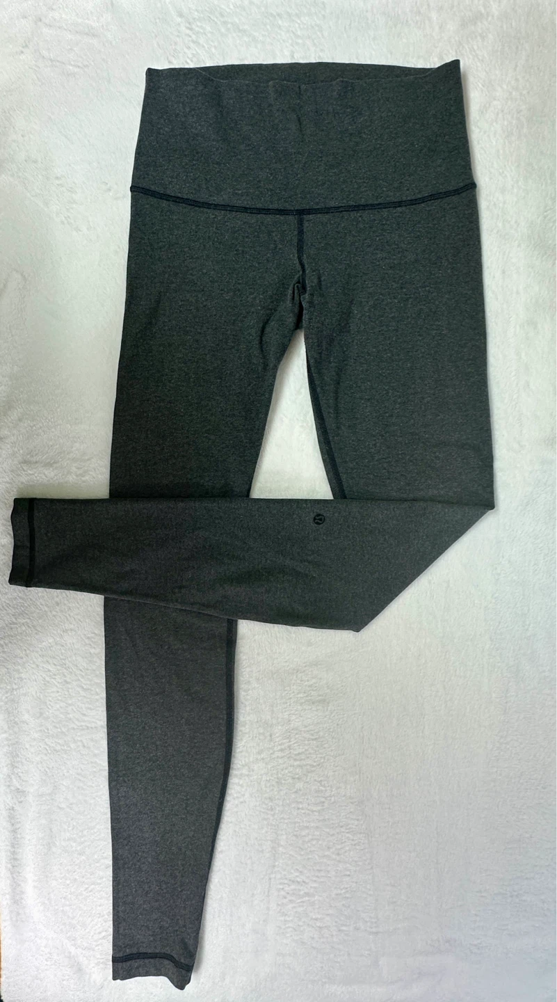 Rare VINTAGE Lululemon Wunder Under Leggings (Size 8)
