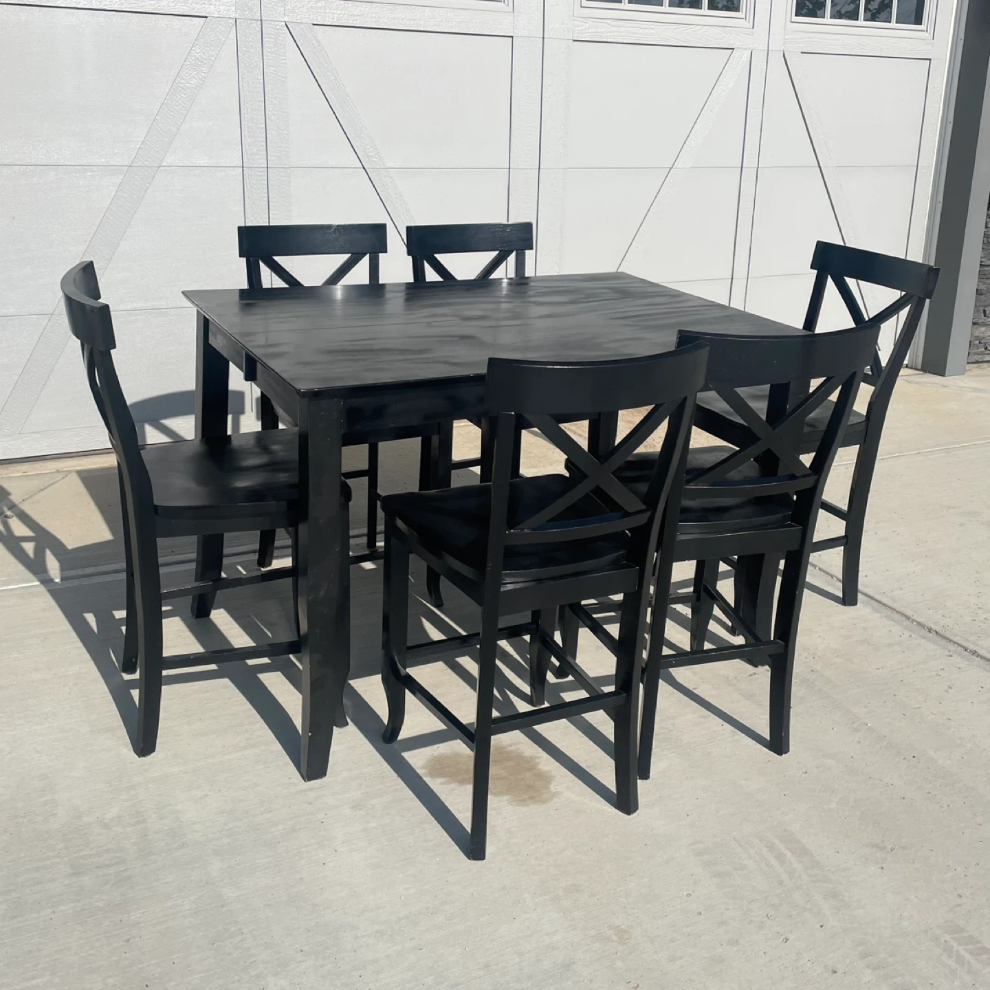 6 Chairs & Table