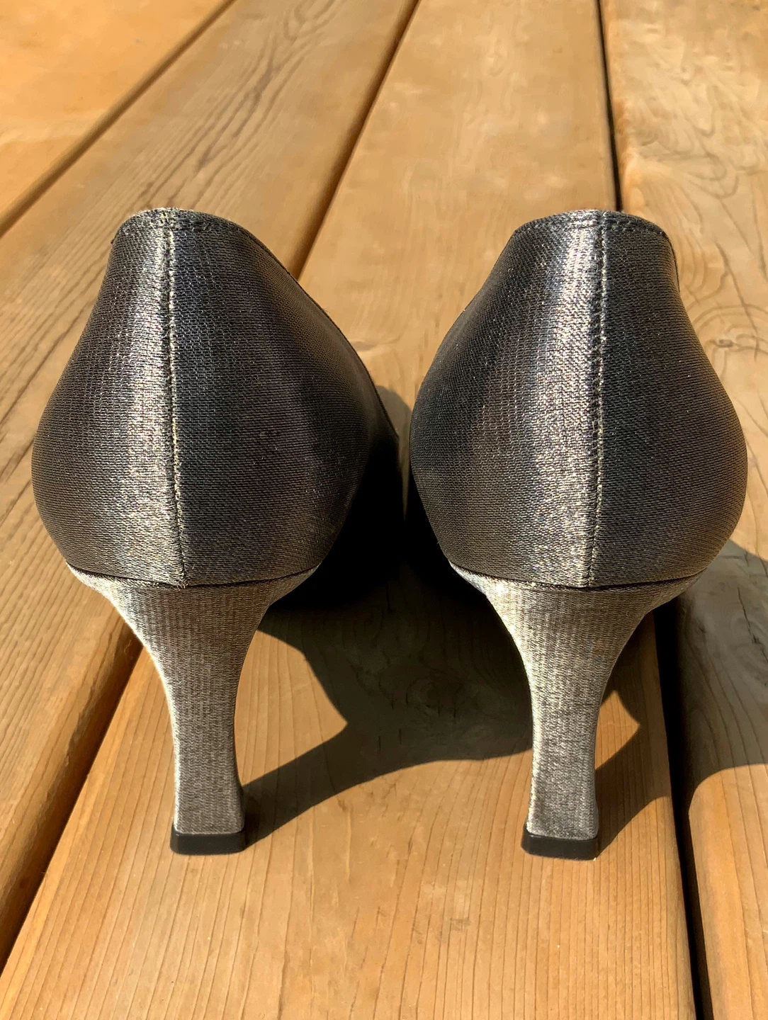 BRAND NEW STUART WEITZMAN silver/grey silk classic heels - photo 4