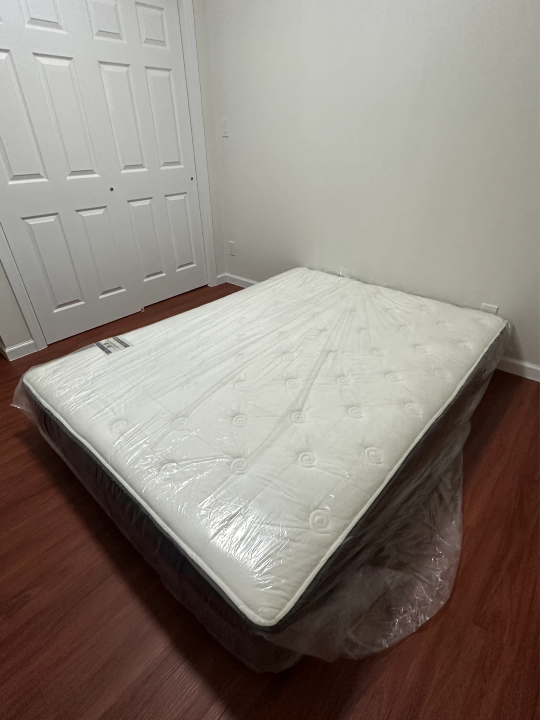 Queen mattress - Firm - photo 2