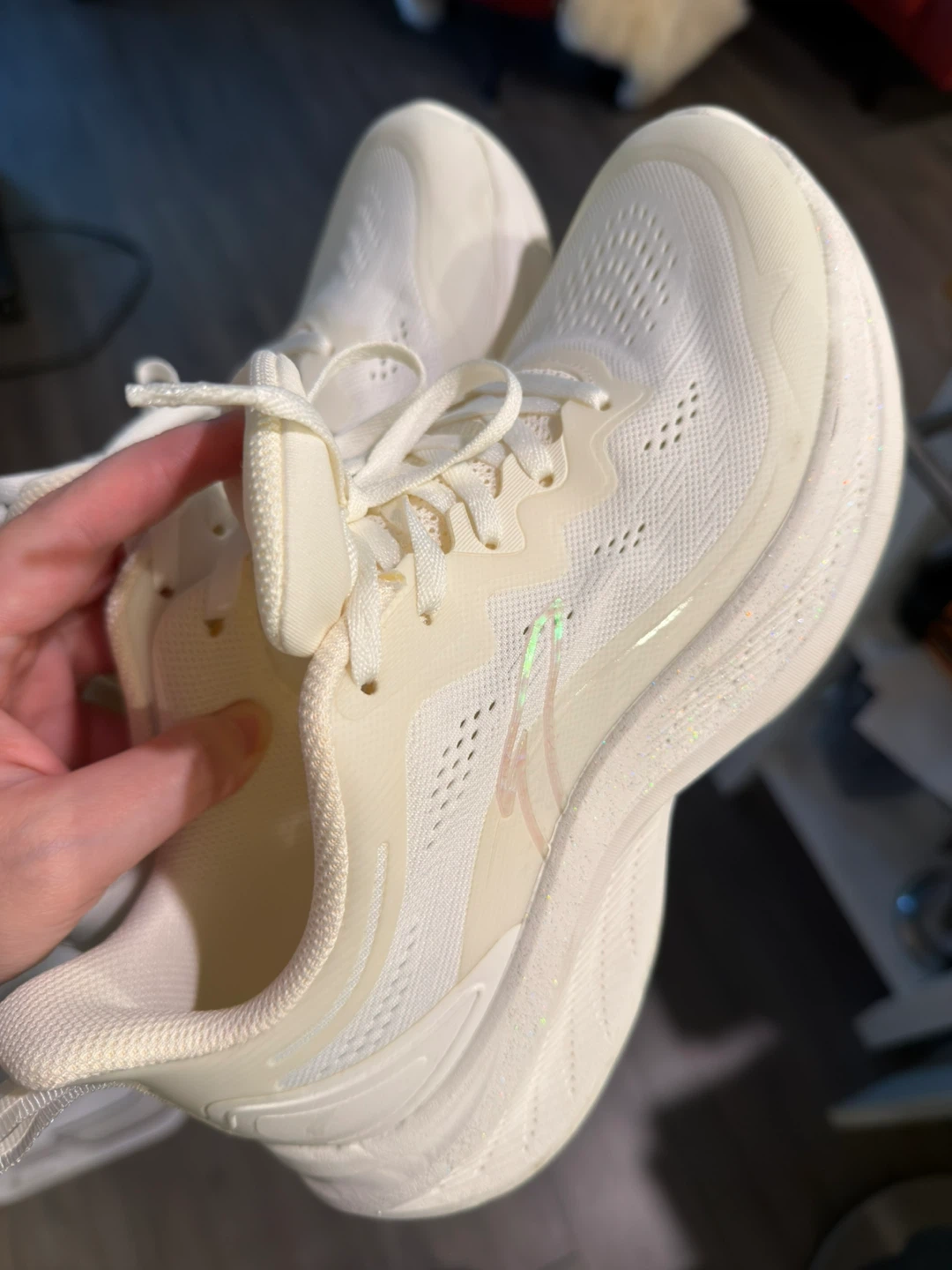 Anta White Running Shoes