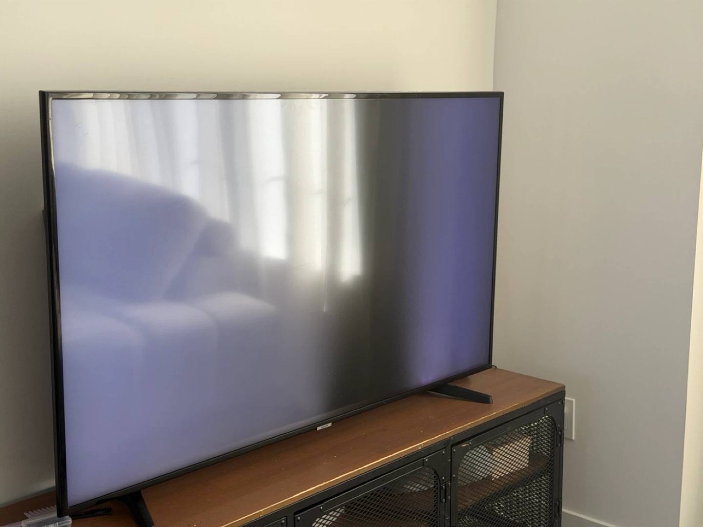 Samsung 50" 4K TV (For Parts/Repair) - photo 4