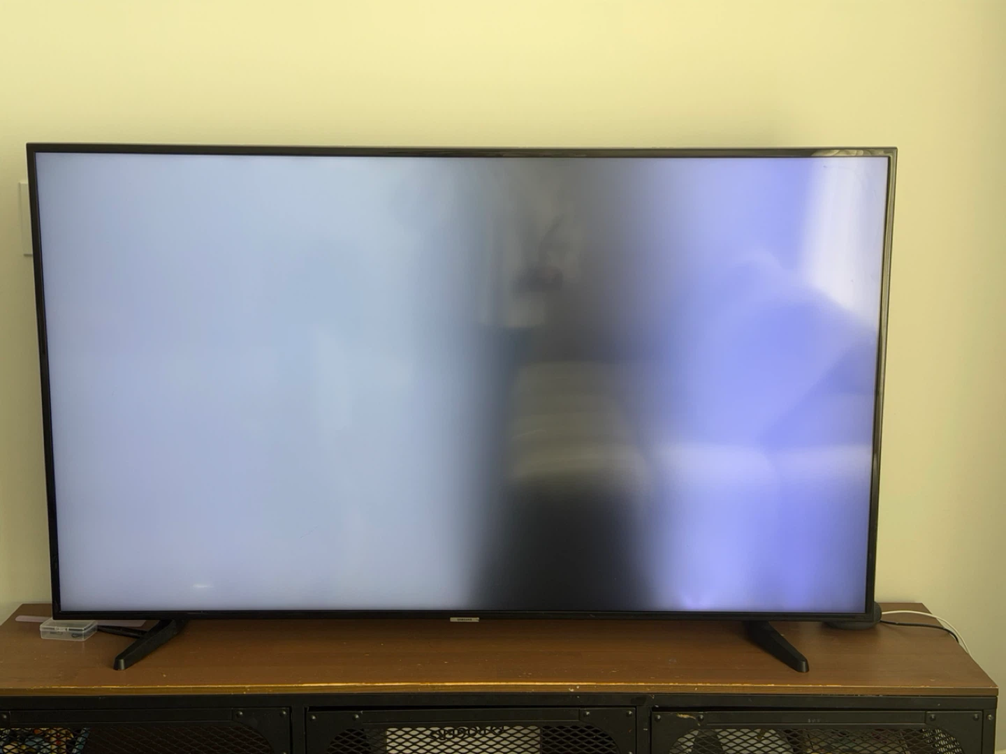 Samsung 50" 4K TV (For Parts/Repair) - photo 3