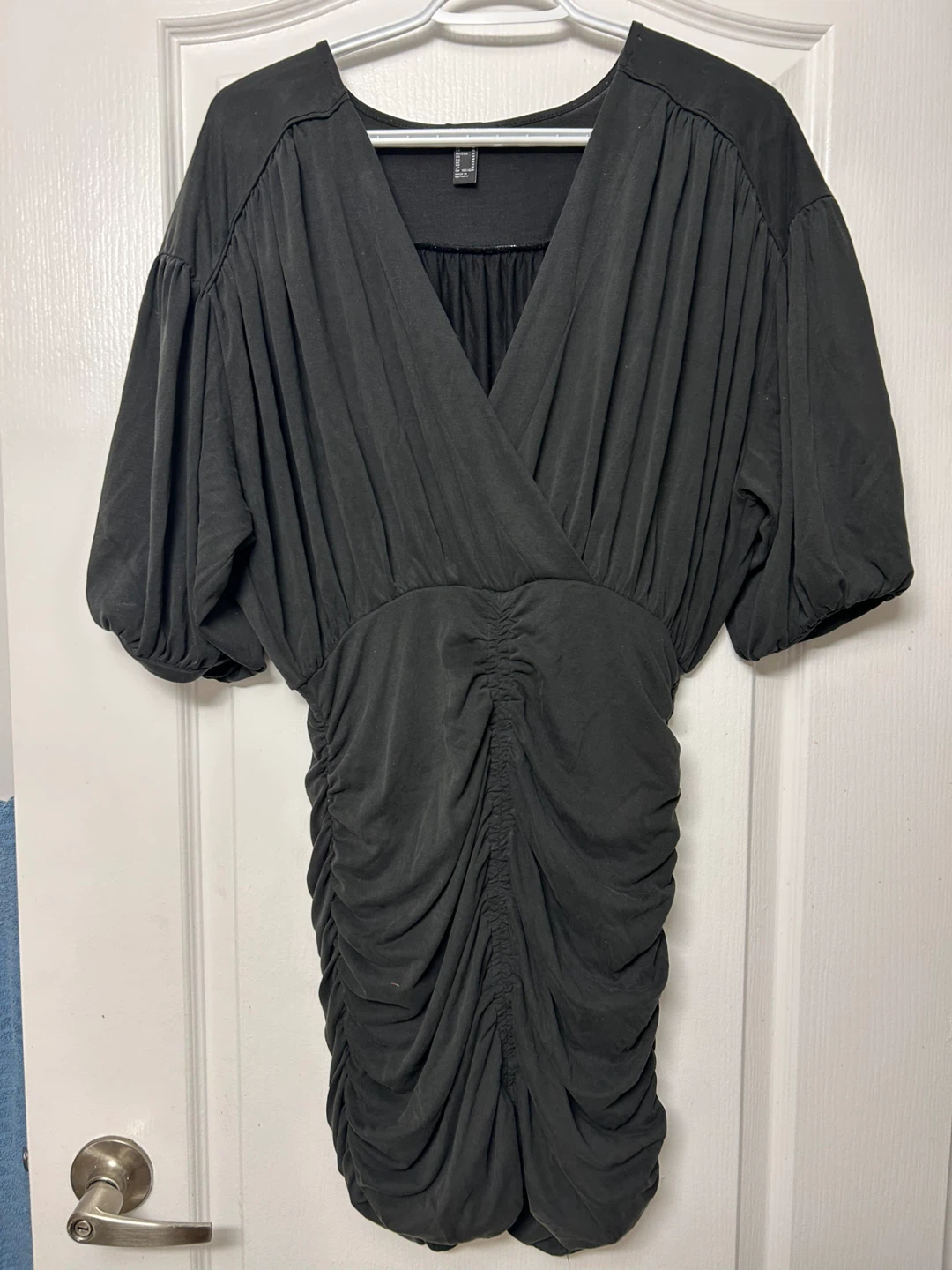 Forever 21 Ruched V-Neck Dress - Medium