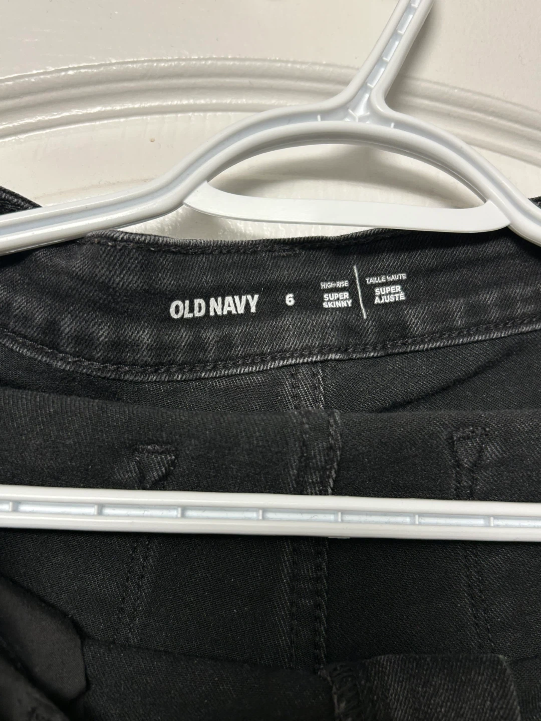 Black Low-Rise Super Skinny Jeans - photo 2