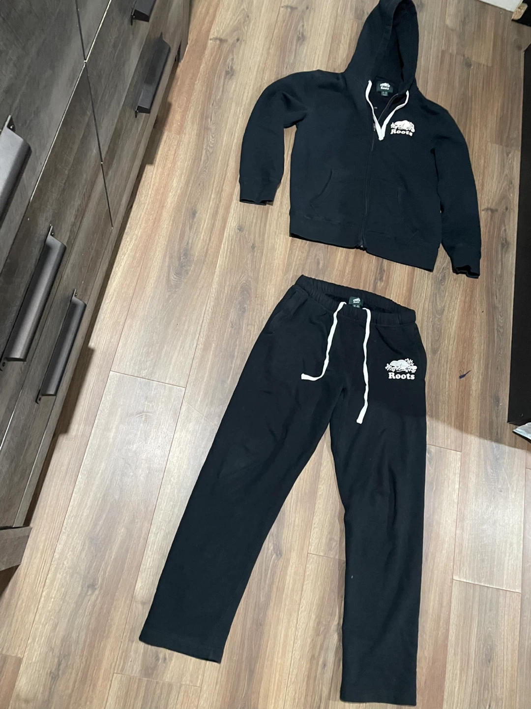Roots Black Zip-Up Hoodie and Sweatpants Set - photo 3