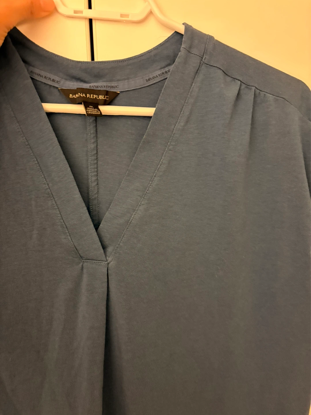 Banana Republic Blue V-Neck T-Shirt - photo 2