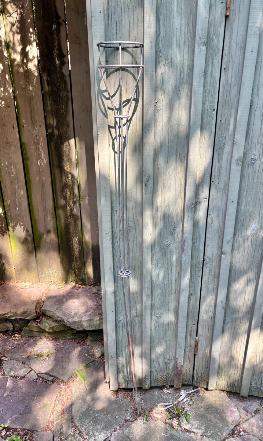 Wire Garden Plant Holder/torch Broadview/Dundas