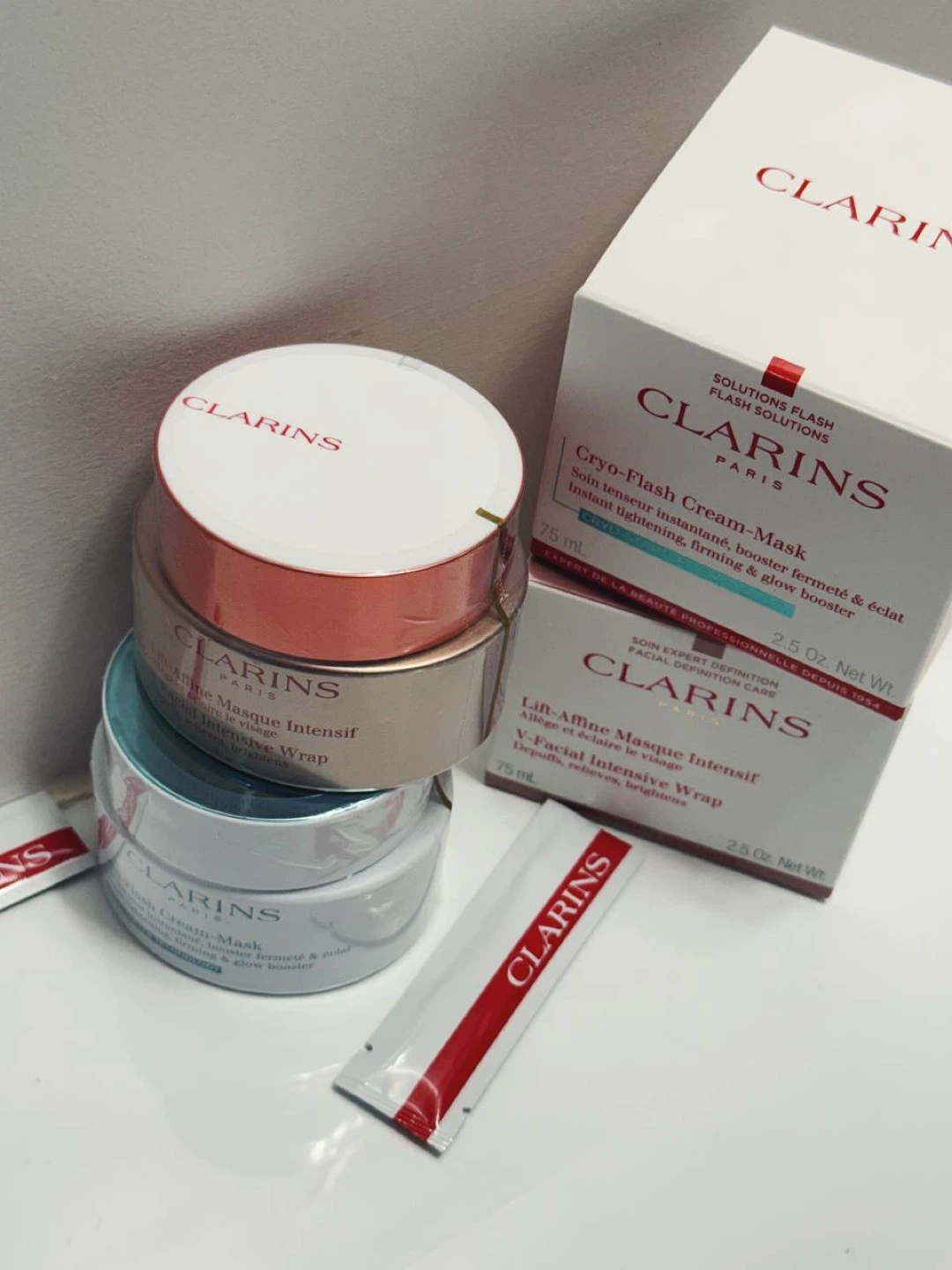 CLARINS — 2 Bestselling Face Masks( new sealed) - photo 2