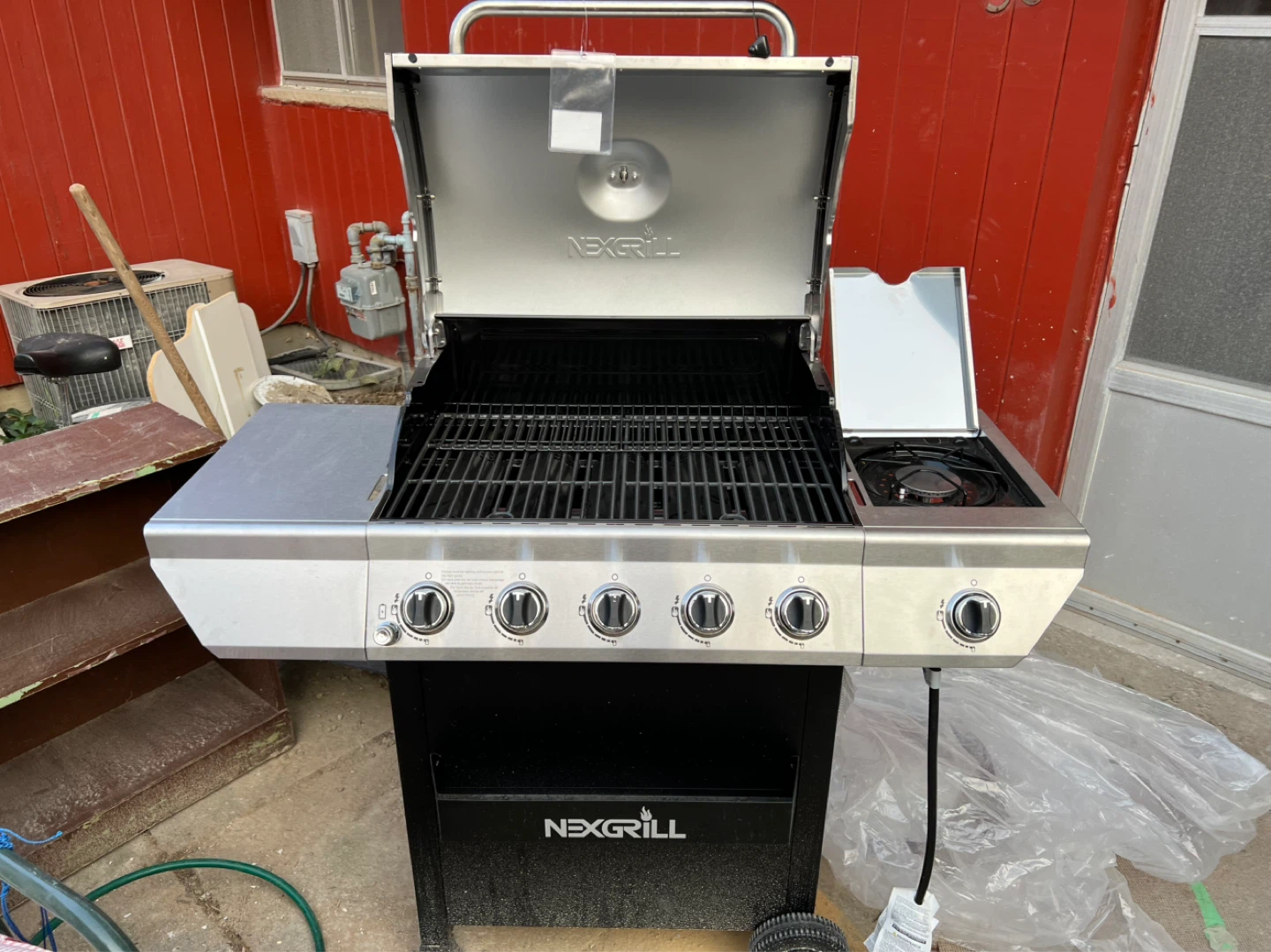 BRAND NEW Nexgrill 5-Burner Propane Gas Grill with Side Burner