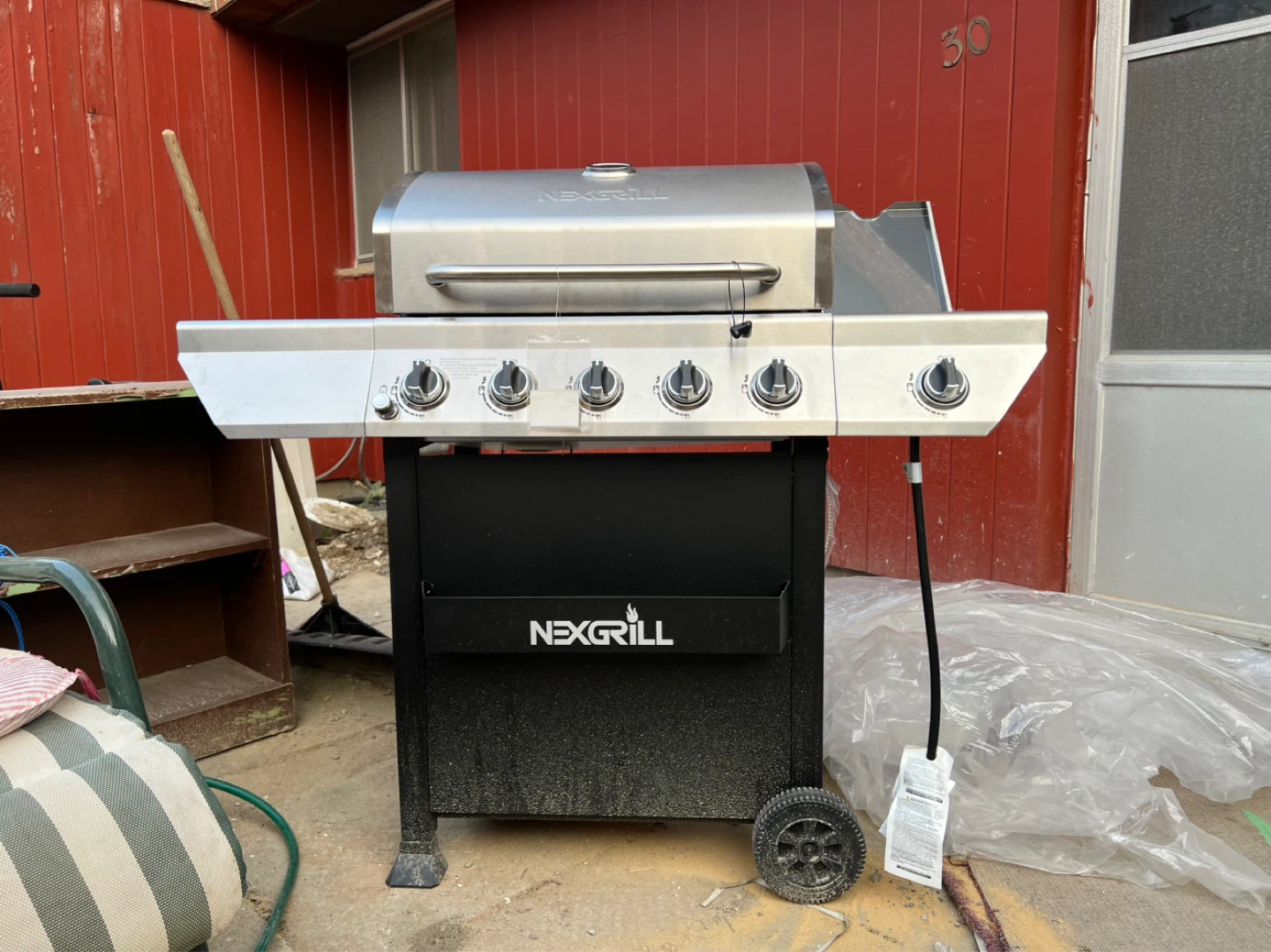 BRAND NEW Nexgrill 5-Burner Propane Gas Grill with Side Burner - photo 2