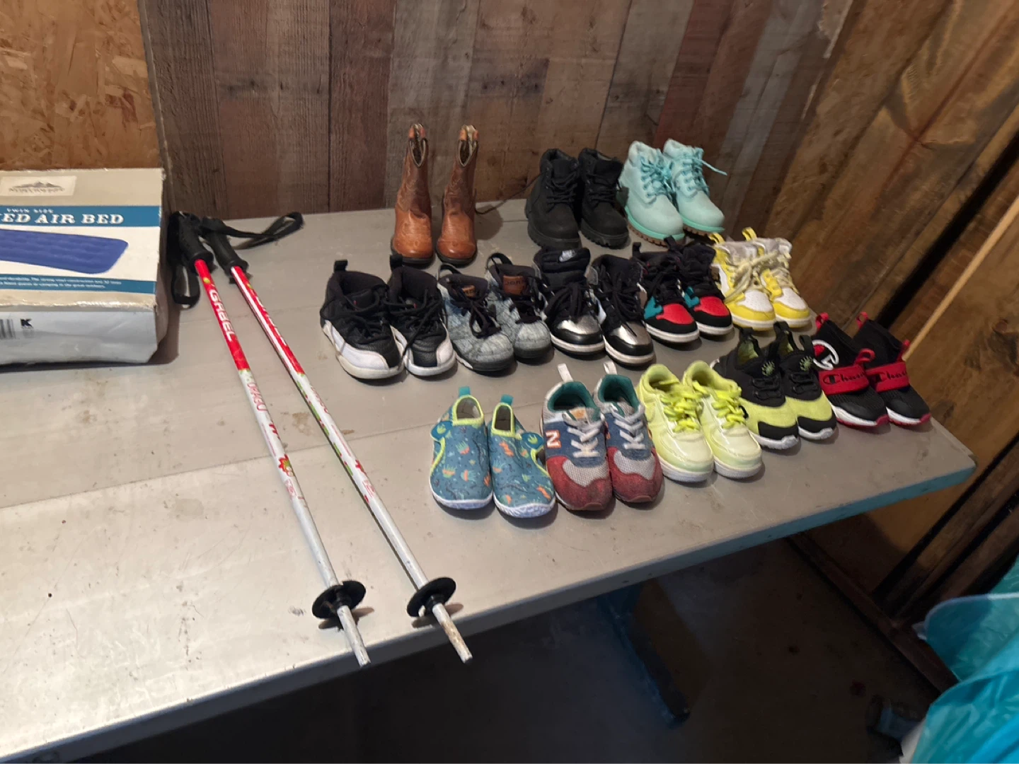 Garage sale happening now 3324 n kostner - photo 2