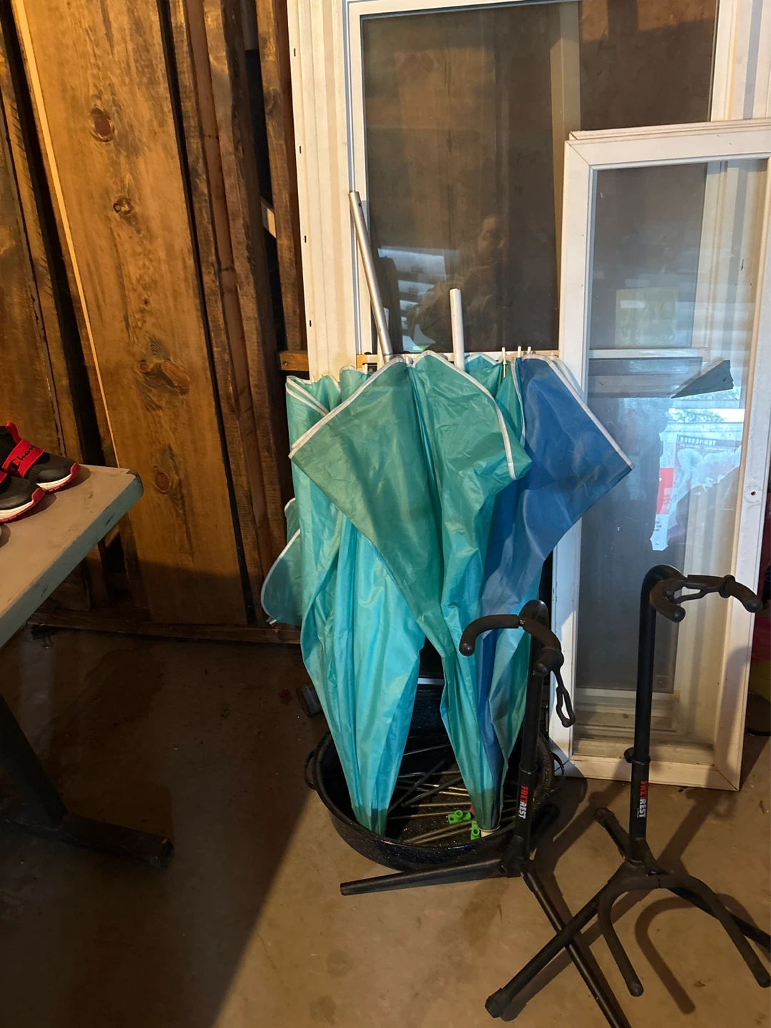 Garage sale happening now 3324 n kostner - photo 4