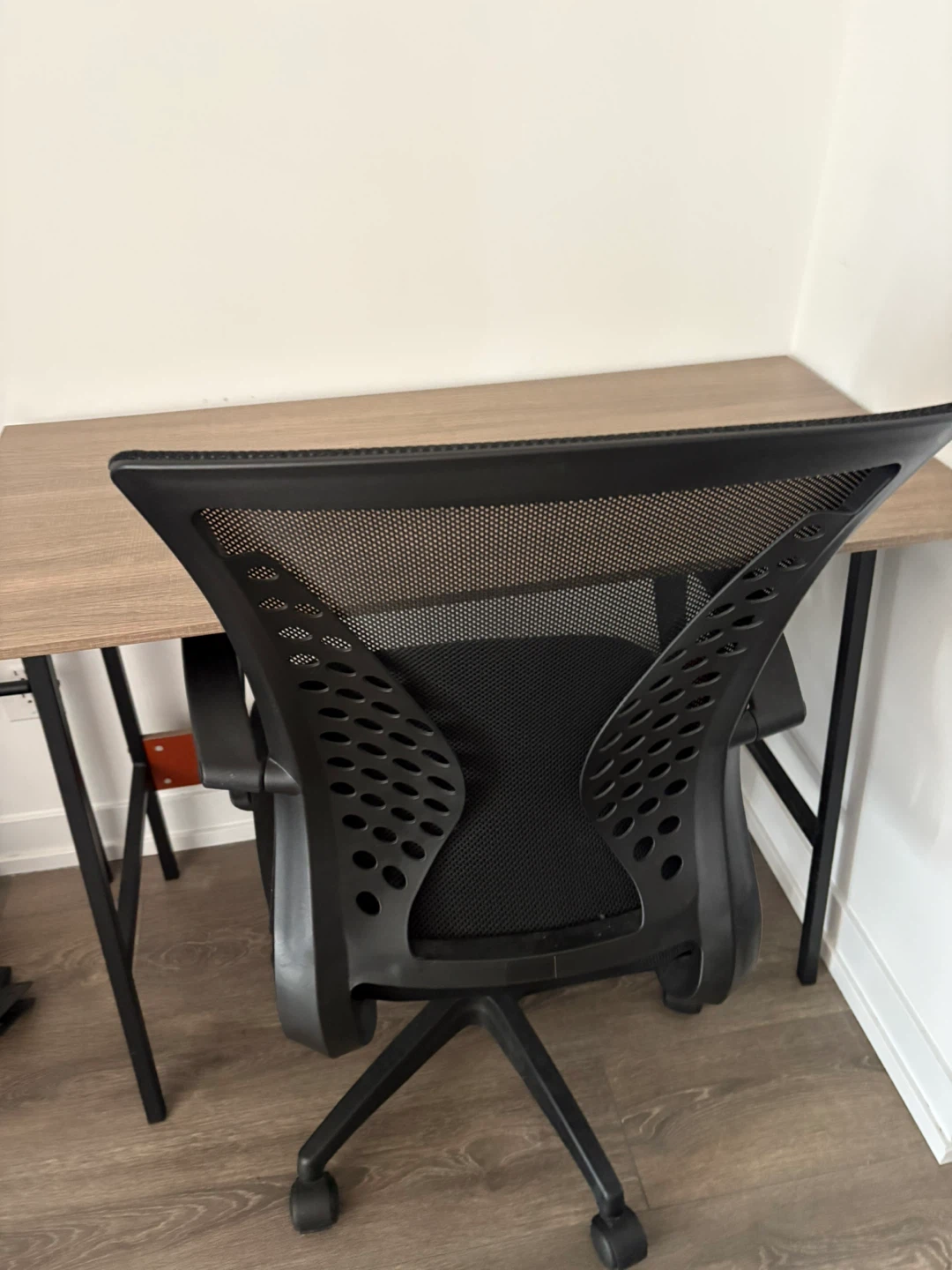 Black Mesh Office Chair and Desk Set