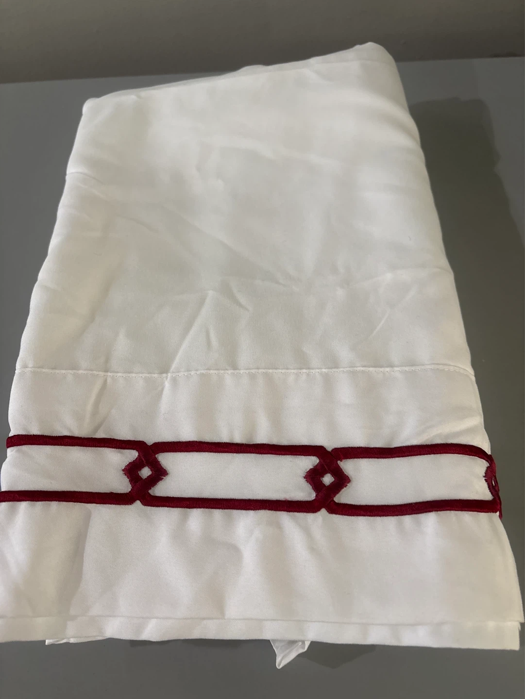 New White Twin  Flat Sheet With  Burgundy Trim - photo 3