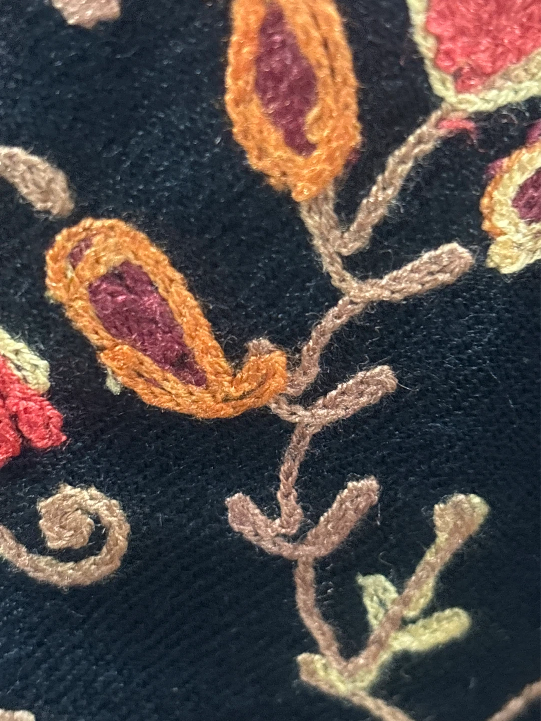 Oversized Embroidered Black Shawl/ Scarf with Floral Pattern - photo 3