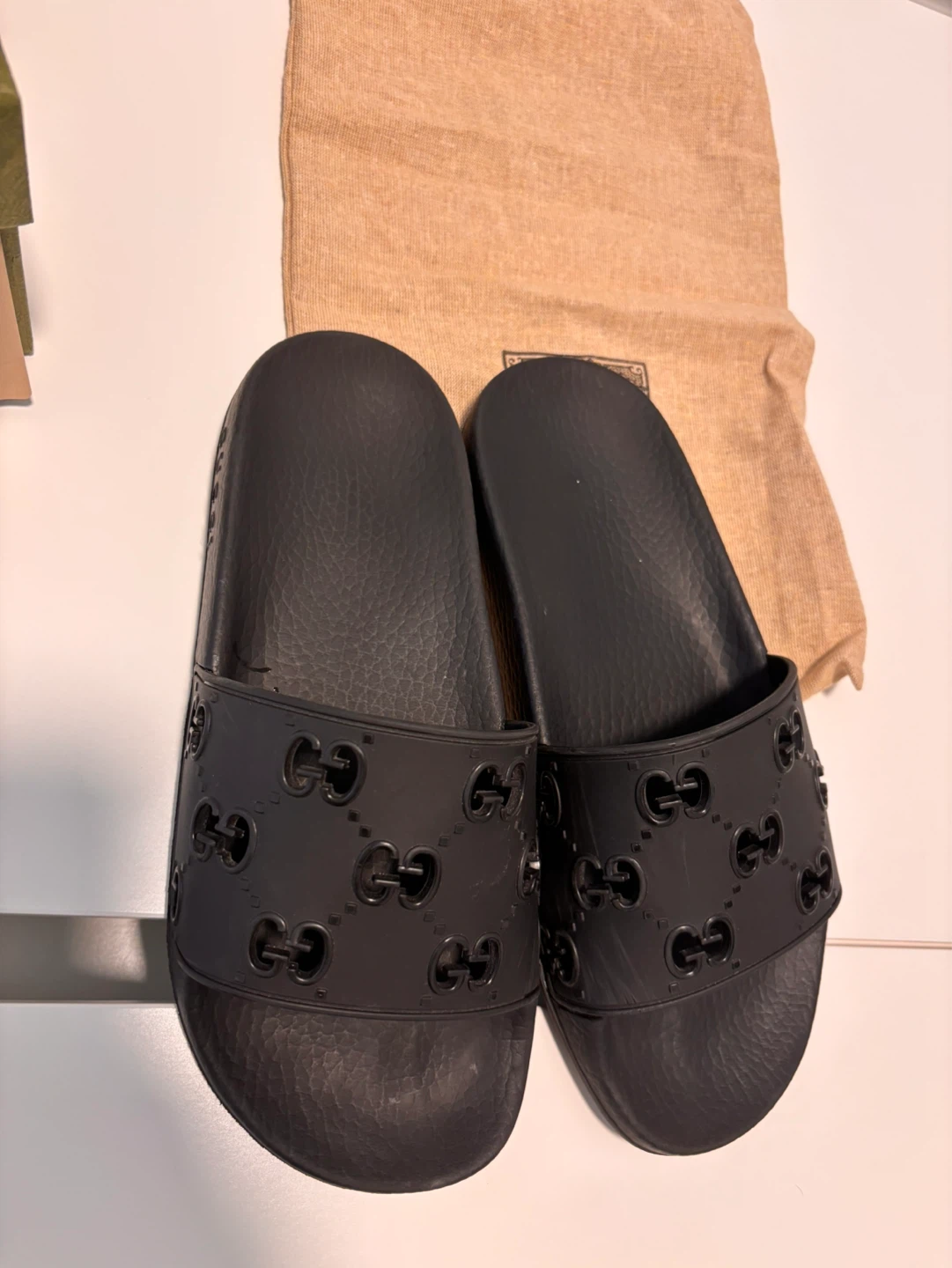 Gucci Black Rubber GG Slides - Size 38 - photo 5