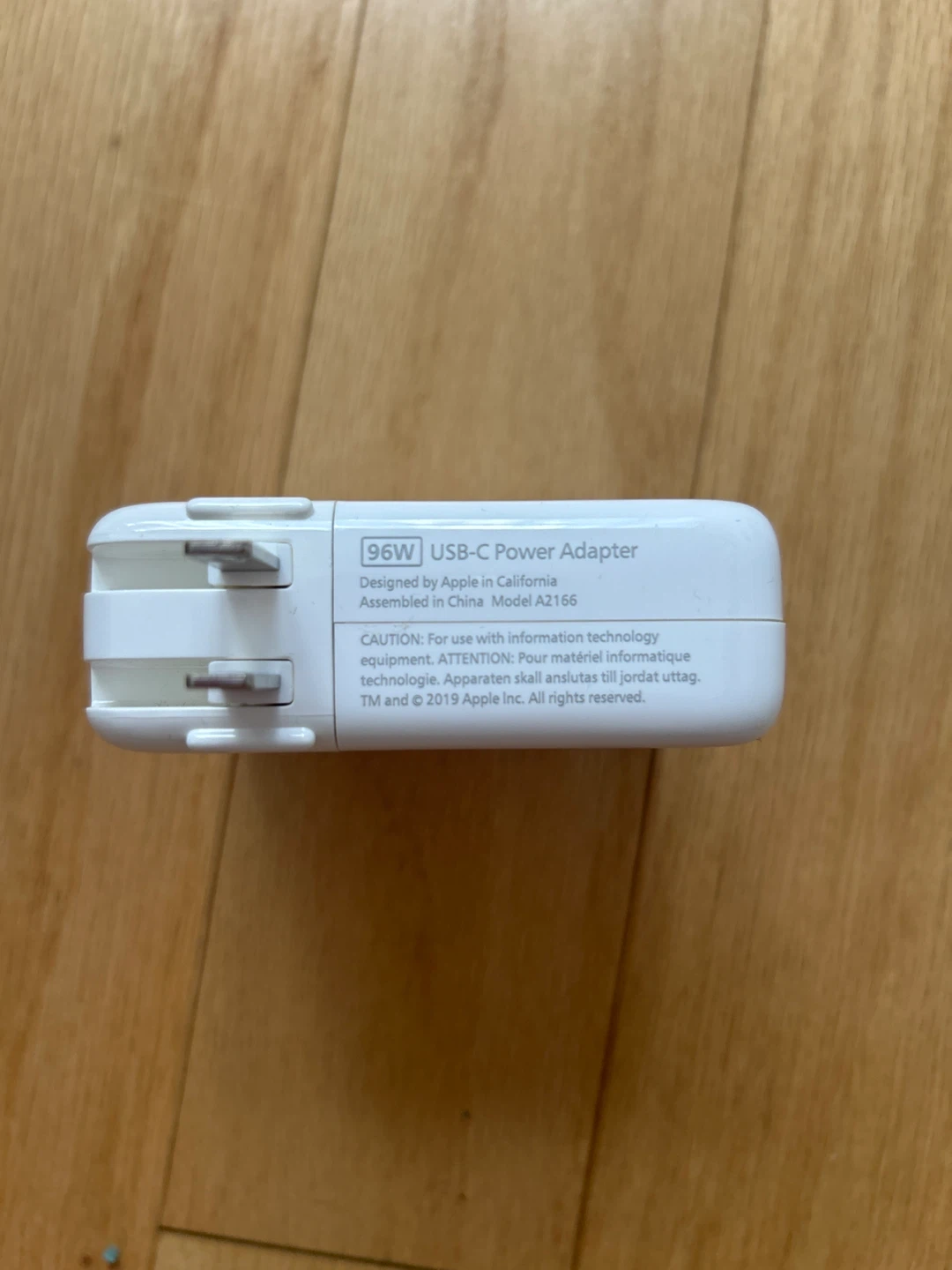 Apple 96W USB-C Power Adapter A2166 - photo 2