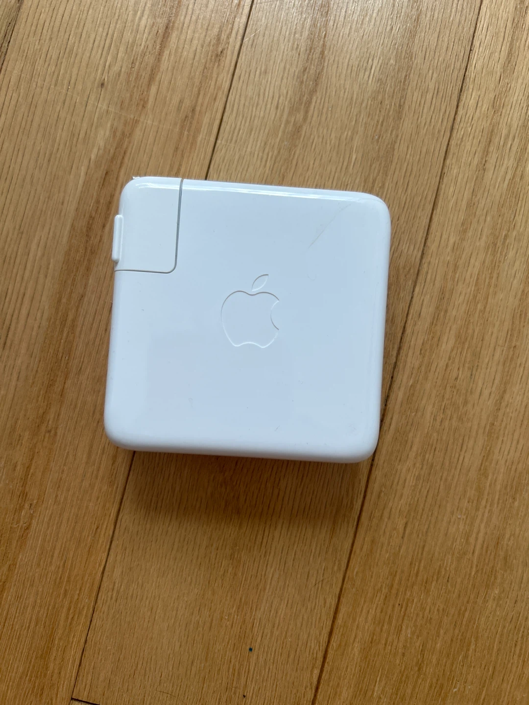 Apple 96W USB-C Power Adapter A2166 - photo 4