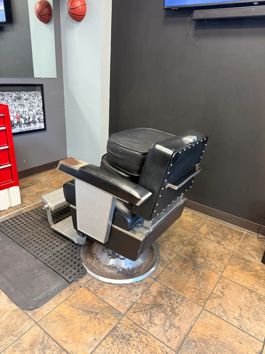 Vintage Kochs Barber Chair - photo 5
