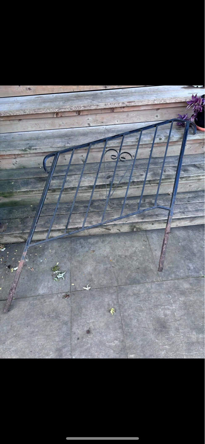 Black Metal Stair Railing with Heart Accent - photo 3