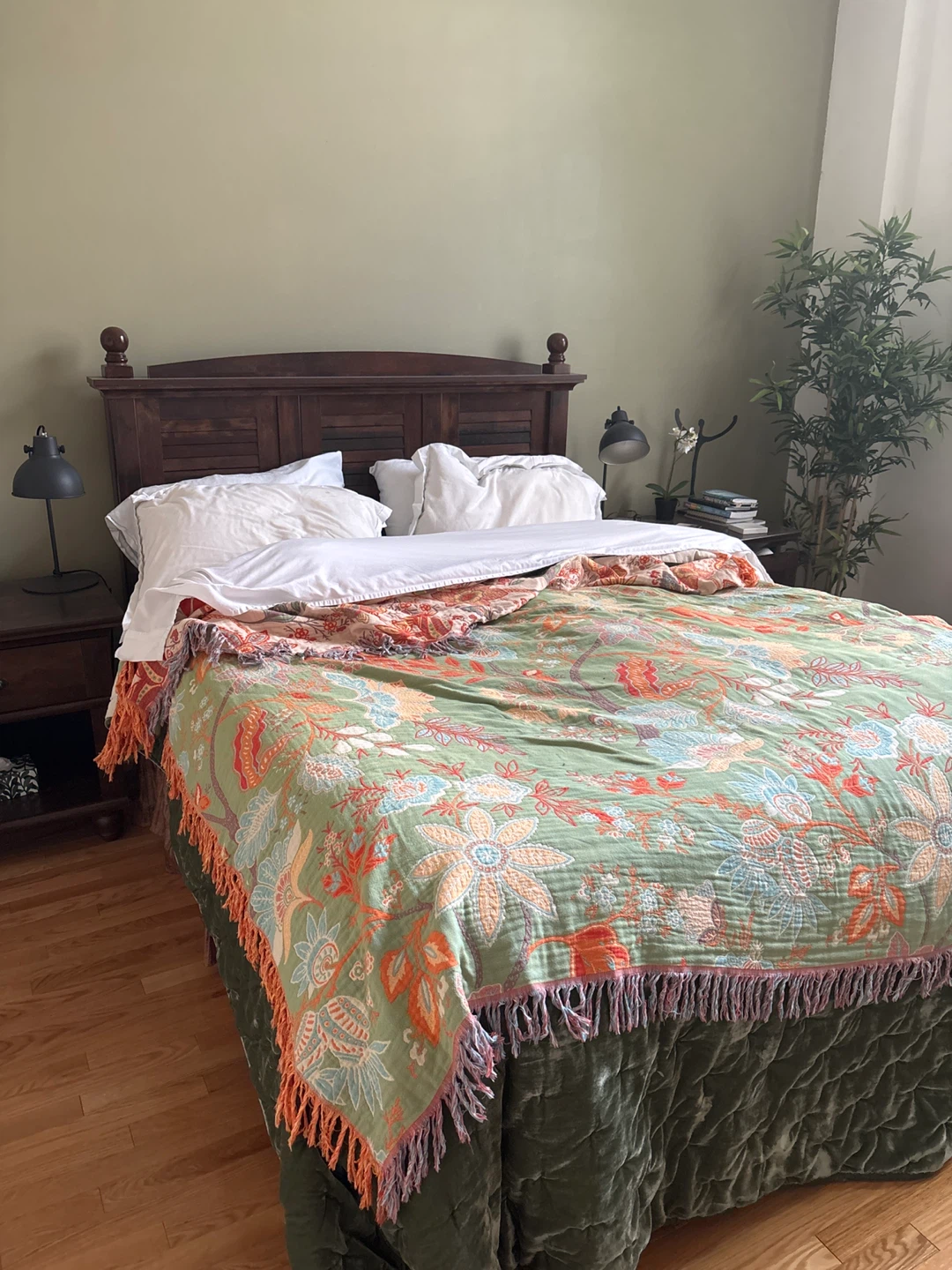 Queen size bed frame