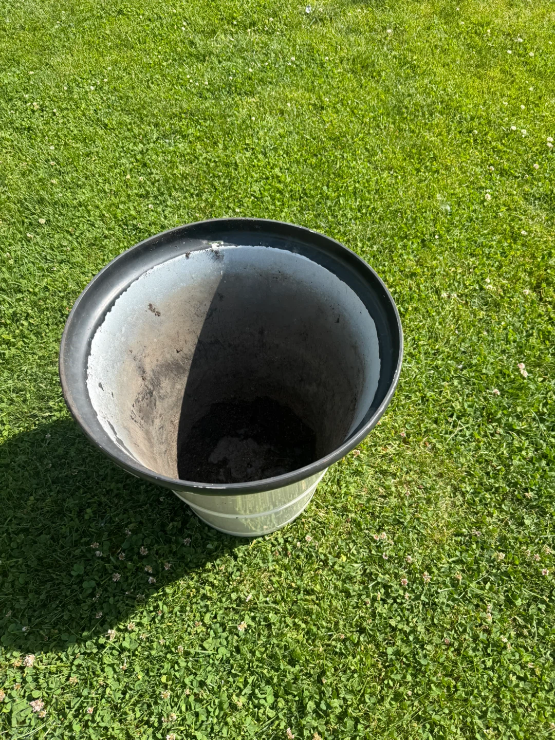 White and Black Tapered Planter Pot - photo 2