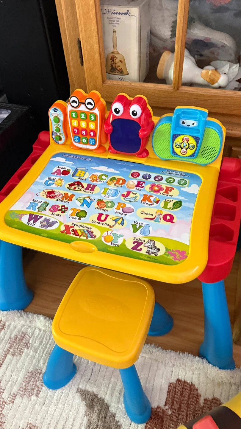 VTech Touch & Learn Activity Desk Deluxe