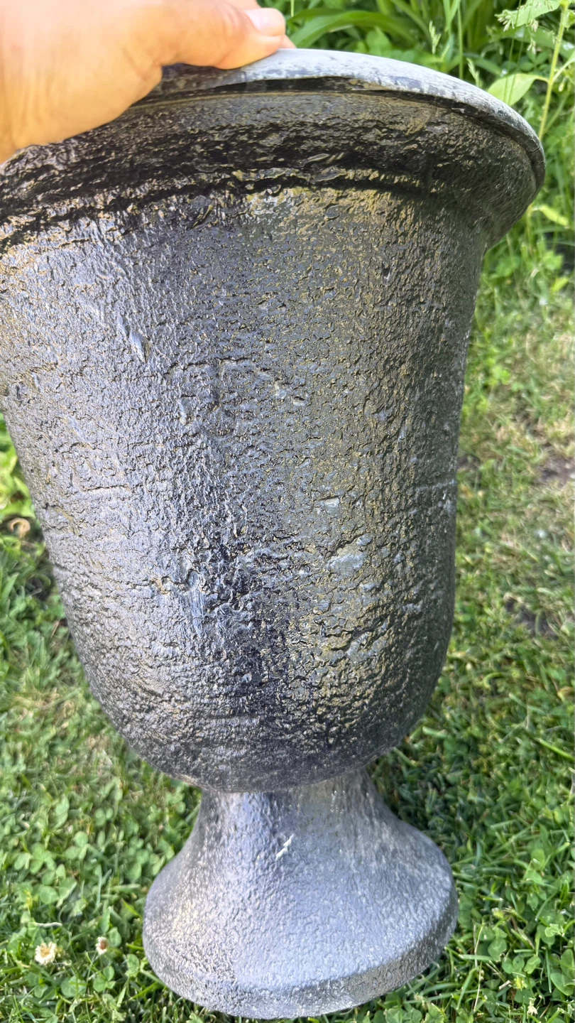 Black Urn Planter check more pictures - photo 4
