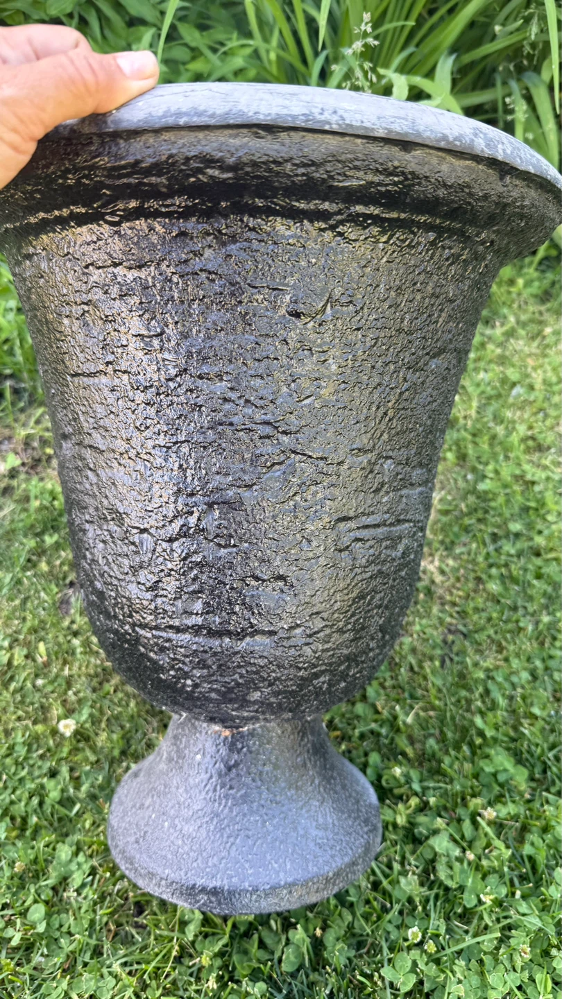 Black Urn Planter check more pictures - photo 3