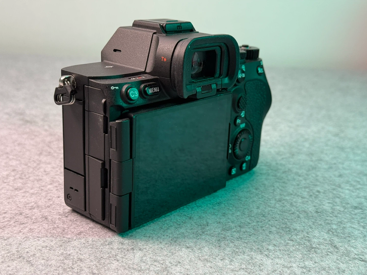 Sony Alpha a7R V Mirrorless Camera - photo 3