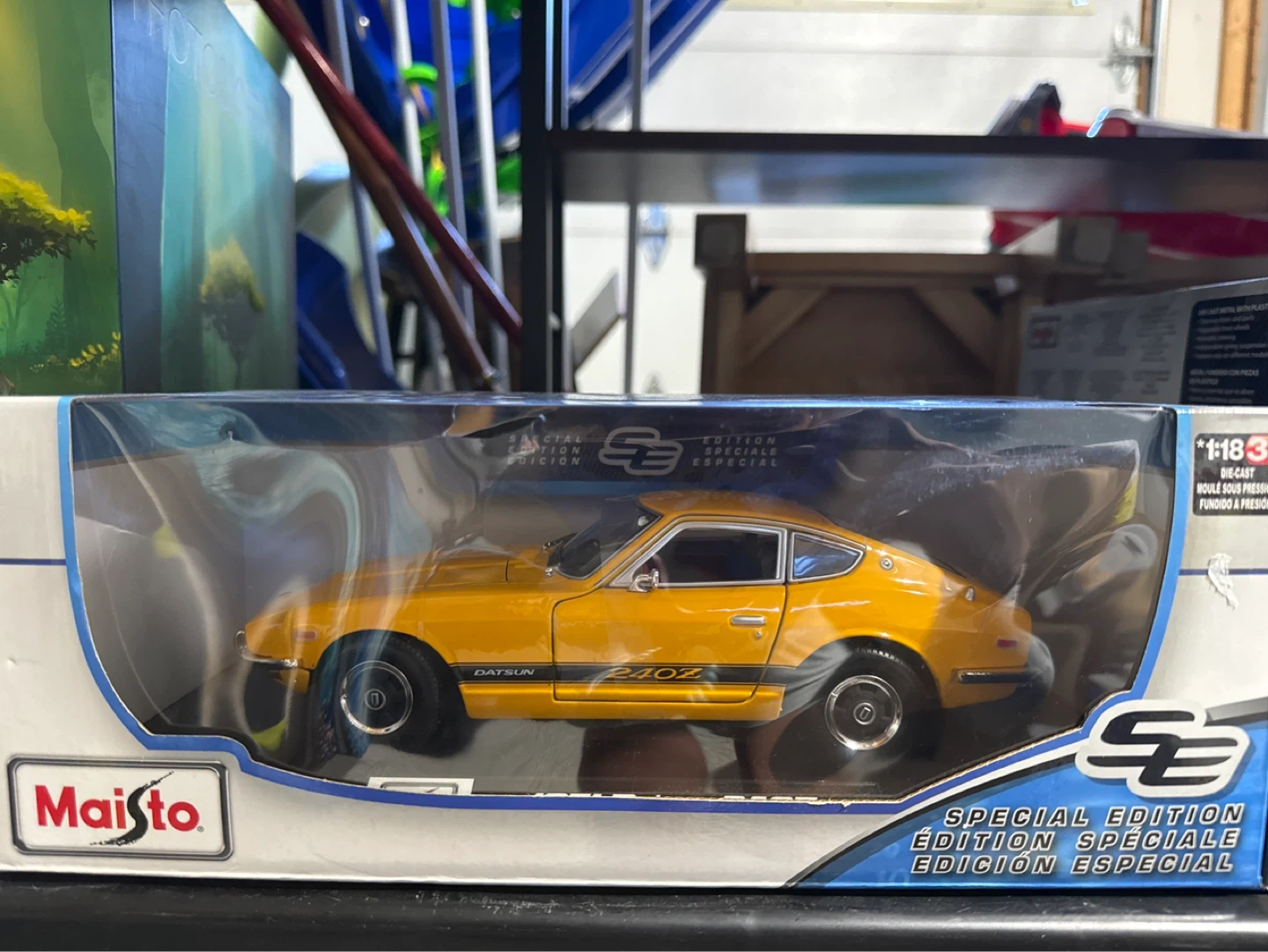 Maisto 1:18 Datsun 240Z Special Edition Die-Cast Model
