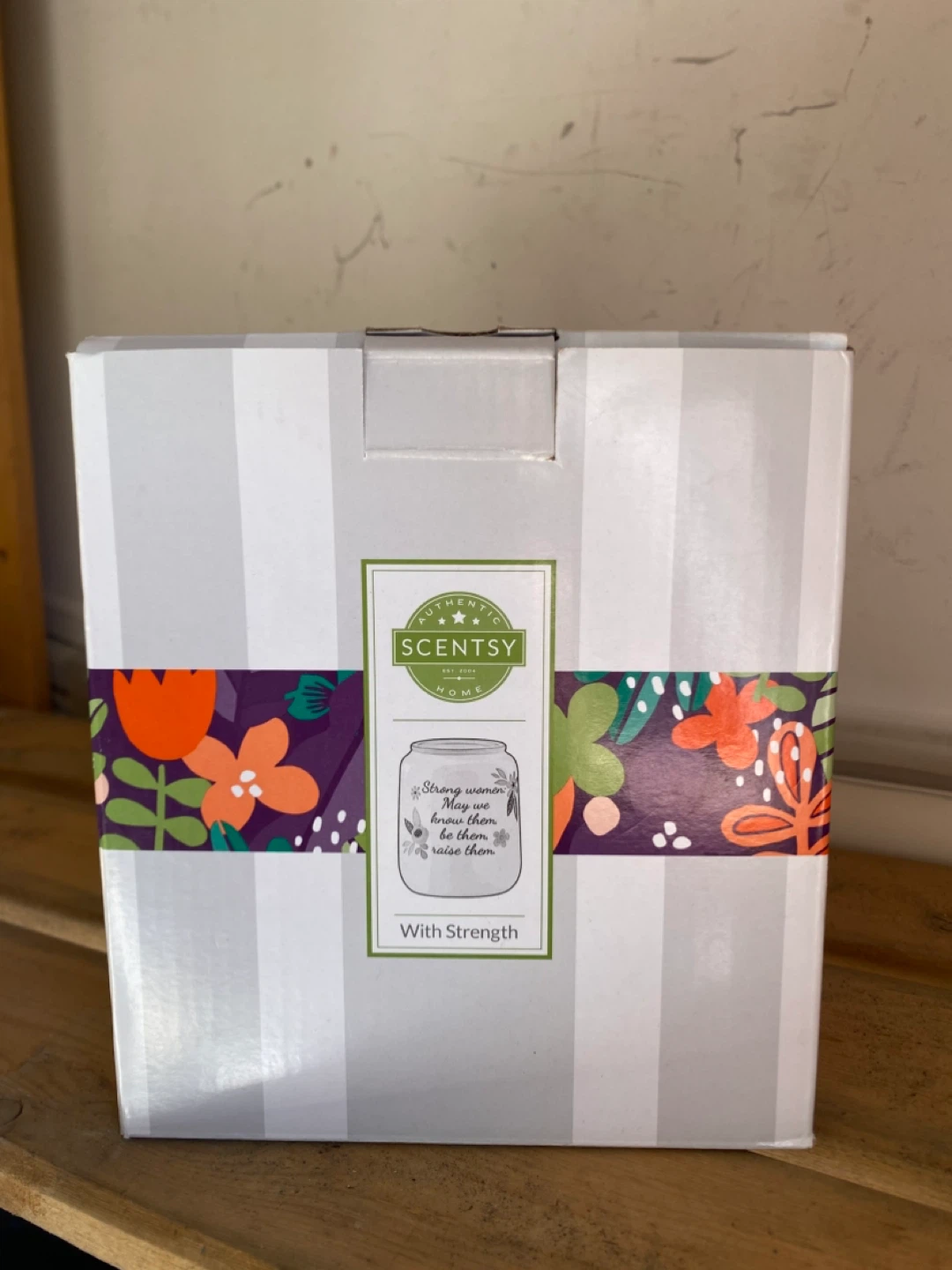 Scentsy "With Strength" Warmer - photo 2