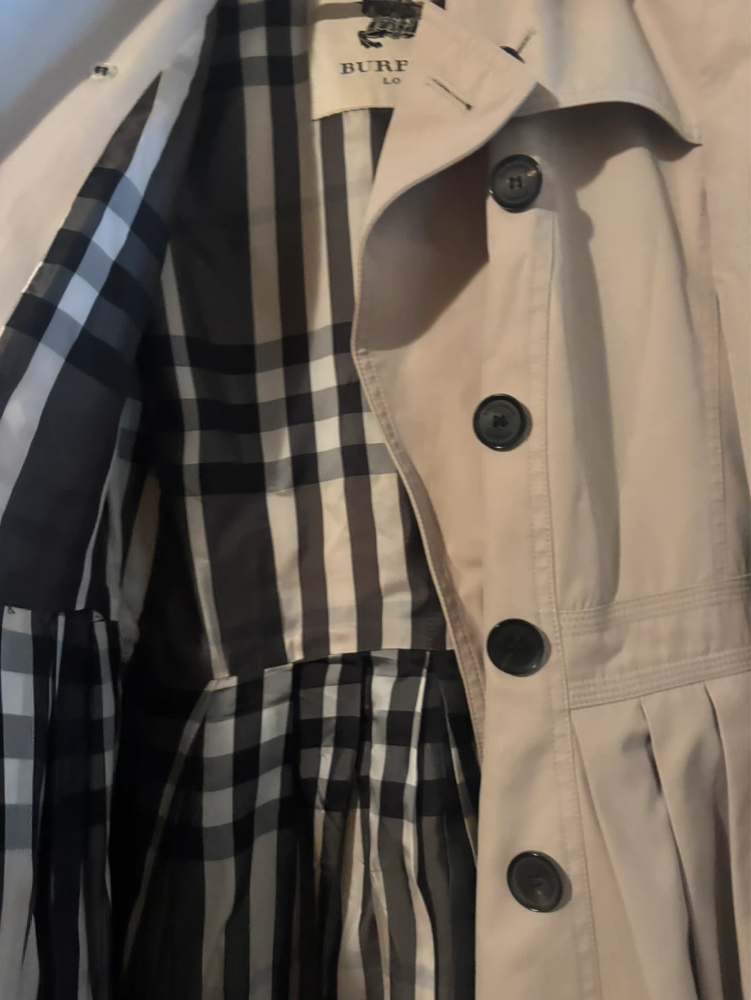 Burberry  Short Trench Coat, size 6 - photo 5