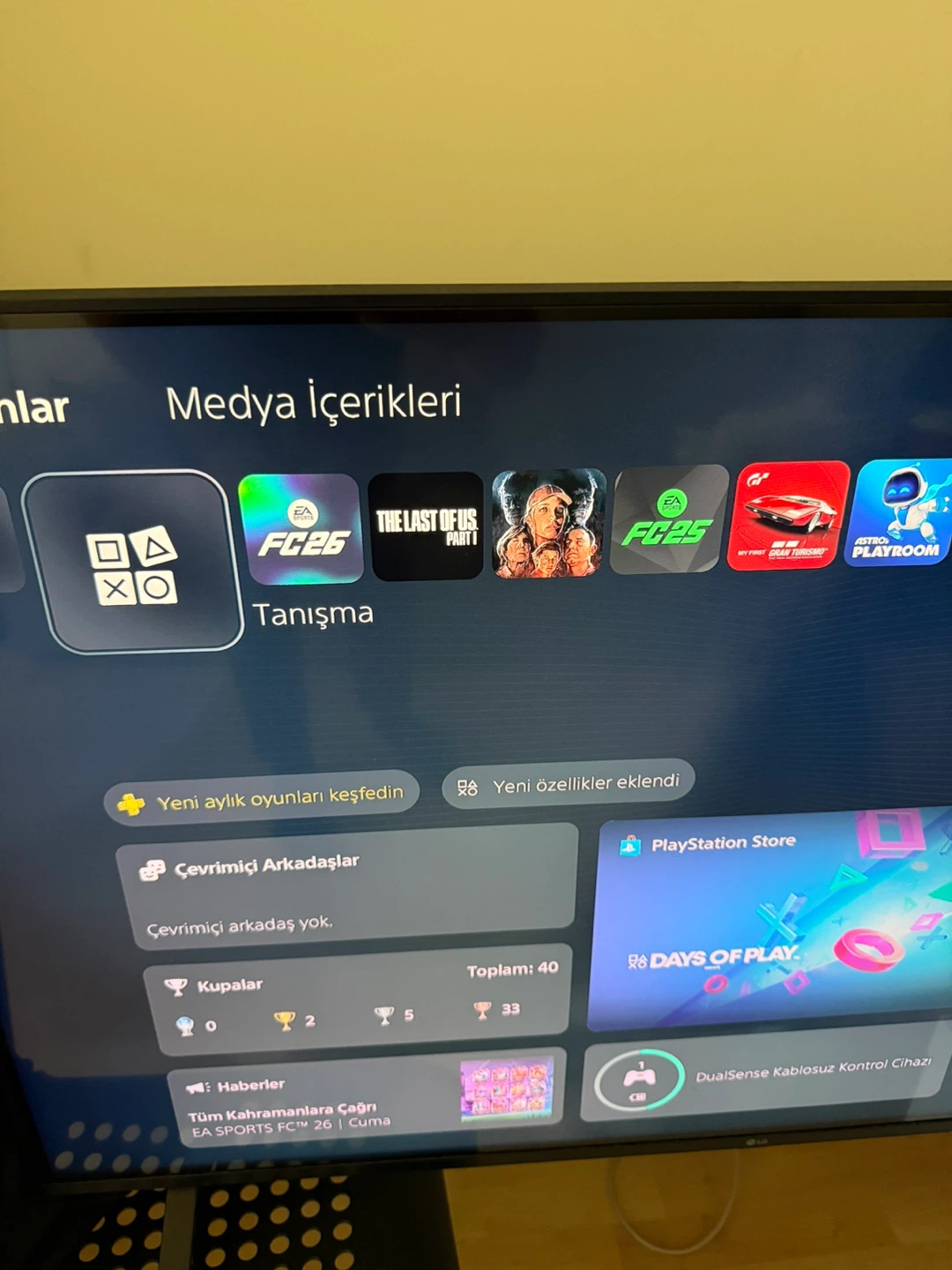 PlayStation 5 Console with Two Controllers - photo 3