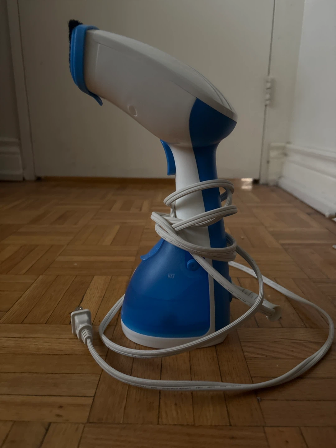 Hamilton Beach Handheld Fabric Steamer - photo 2