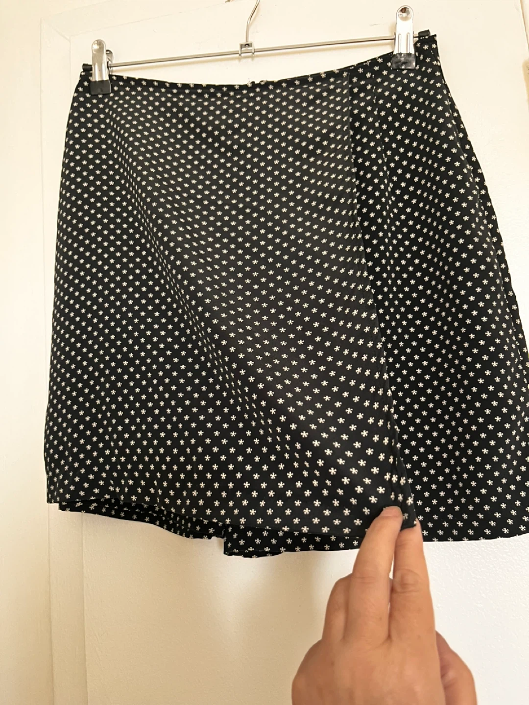 Black A-line shorts front Skirt with Star Pattern