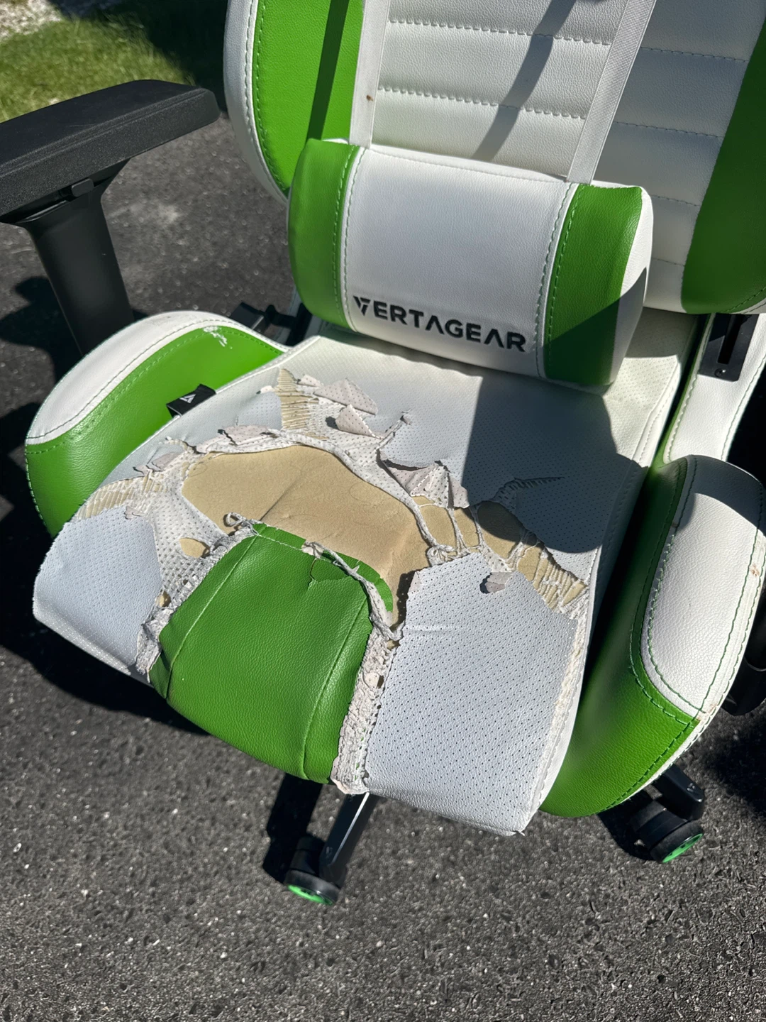 Vertagear Gaming Chair - Green and White - photo 2